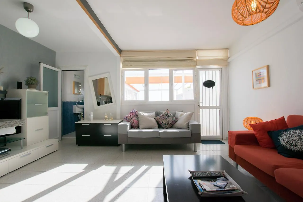Ocean Front Property With Pool Bbq & 300Mb Wifi Candelaria Apartment